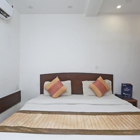 Oyo 11605 Hotel Aravali Inn Нью-Дели Экстерьер фото